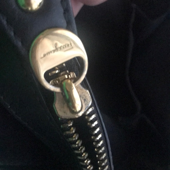 Salvatore Ferragamo black leather shoulder bag - Picture 4 of 5